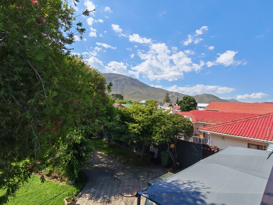 4 Bedroom Property for Sale in Klein Berlyn Western Cape